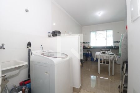 Casa de condomínio à venda com 67m², 2 quartos e 1 vagaÁrea de Serviço