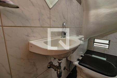 Casa à venda com 200m², 4 quartos e 2 vagasBanheiro 3