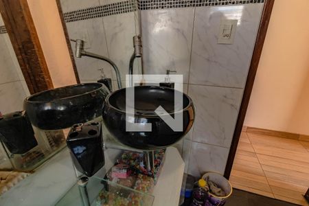 Casa à venda com 200m², 4 quartos e 2 vagasBanheiro 3