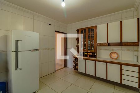 Casa à venda com 200m², 4 quartos e 2 vagasCozinha 