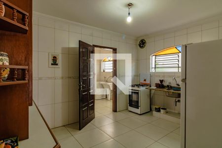 Casa à venda com 200m², 4 quartos e 2 vagasCozinha 