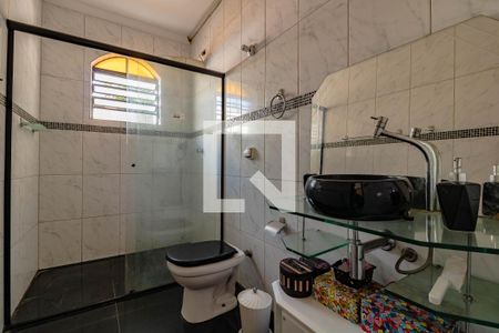 Casa à venda com 200m², 4 quartos e 2 vagasBanheiro 3