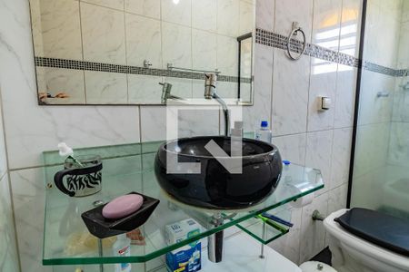 Casa à venda com 200m², 4 quartos e 2 vagasBanheiro 1