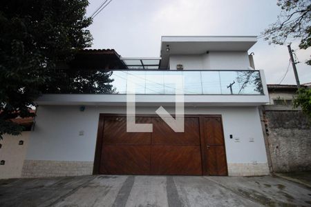 Casa para alugar com 70m², 3 quartos e 3 vagasFachada