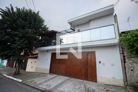 Casa para alugar com 70m², 3 quartos e 3 vagasFachada