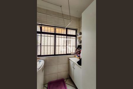 Apartamento à venda com 128m², 3 quartos e 2 vagas Apartamento à venda com 128m², 3 quartos e 2 vagasÁrea de Serviço