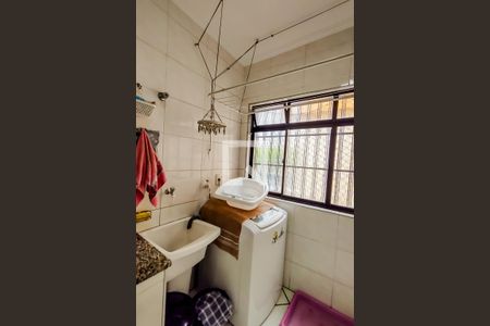 Apartamento à venda com 128m², 3 quartos e 2 vagas Apartamento à venda com 128m², 3 quartos e 2 vagasÁrea de Serviço