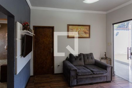 Sala de casa à venda com 4 quartos, 360m² em Jaqueline, Belo Horizonte