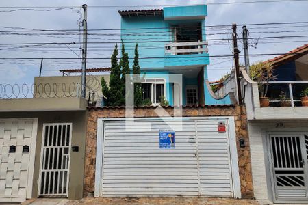Casa à venda com 450m², 3 quartos e 5 vagas Casa à venda com 450m², 3 quartos e 5 vagasFachada
