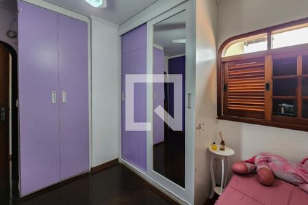 Casa à venda com 450m², 3 quartos e 5 vagas Casa à venda com 450m², 3 quartos e 5 vagasQuarto 2