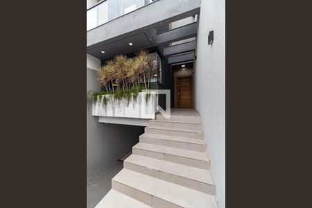 Casa à venda com 200m², 3 quartos e 5 vagasEntrada