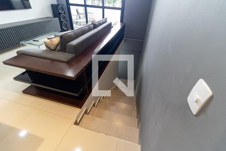 Casa à venda com 200m², 3 quartos e 5 vagasEscada