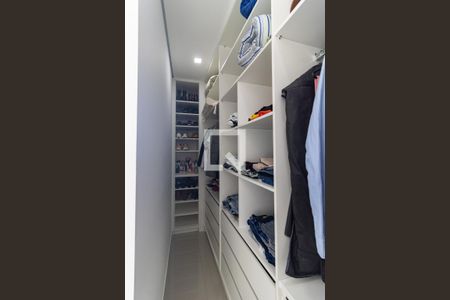 Casa à venda com 200m², 3 quartos e 5 vagasCloset da Suíte