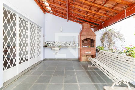 Casa à venda com 150m², 3 quartos e 3 vagas Casa à venda com 150m², 3 quartos e 3 vagasÁrea Externa