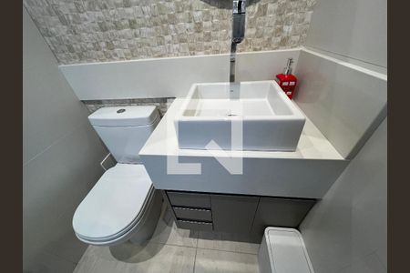 Casa à venda com 200m², 4 quartos e 2 vagasBanheiro da suite 2