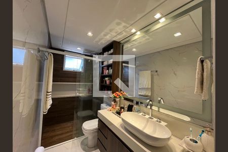 Casa à venda com 200m², 4 quartos e 2 vagasBanheiro da suite 1