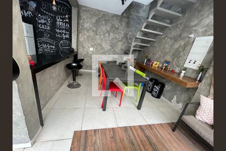 Casa à venda com 200m², 4 quartos e 2 vagasÁrea comum