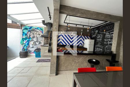 Casa à venda com 200m², 4 quartos e 2 vagasÁrea comum