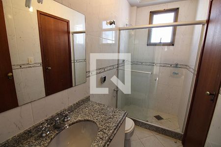Apartamento para alugar com 280m², 3 quartos e 3 vagasBanheiro da Suíte 2 e 3