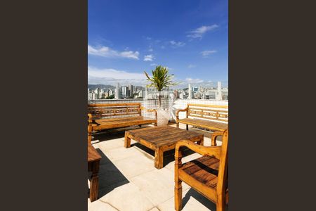 Apartamento à venda com 230m², 4 quartos e 2 vagas Apartamento à venda com 230m², 4 quartos e 2 vagasCobertura