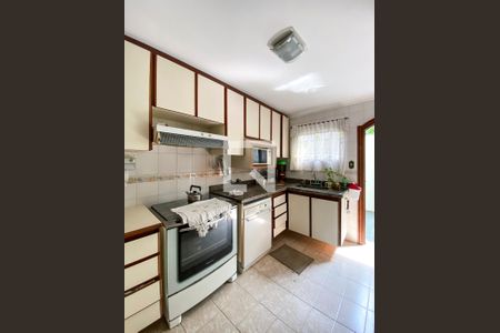 Casa para alugar com 340m², 4 quartos e 4 vagas Casa para alugar com 340m², 4 quartos e 4 vagasCozinha