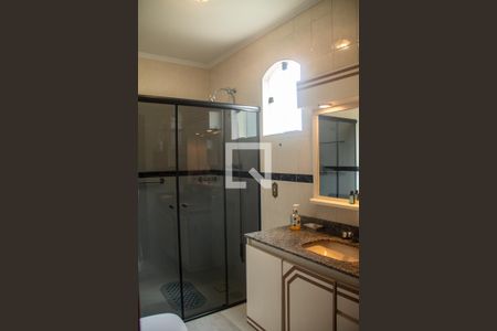 Casa para alugar com 340m², 4 quartos e 4 vagas Casa para alugar com 340m², 4 quartos e 4 vagasBanheiro da Suíte 1