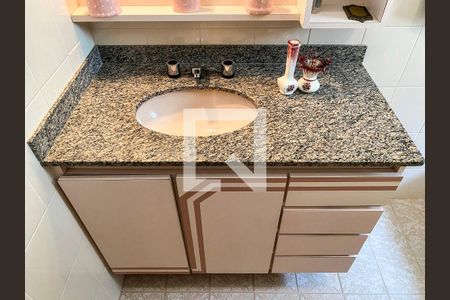 Casa para alugar com 340m², 4 quartos e 4 vagas Casa para alugar com 340m², 4 quartos e 4 vagasBanheiro da Suíte 3