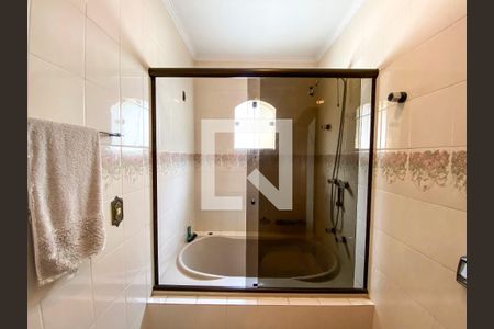 Casa para alugar com 340m², 4 quartos e 4 vagas Casa para alugar com 340m², 4 quartos e 4 vagasBanheiro da Suíte 3