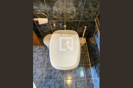 Casa para alugar com 340m², 4 quartos e 4 vagas Casa para alugar com 340m², 4 quartos e 4 vagasBanheiro da Suíte 2