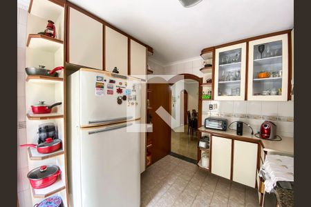 Casa para alugar com 340m², 4 quartos e 4 vagas Casa para alugar com 340m², 4 quartos e 4 vagasCozinha