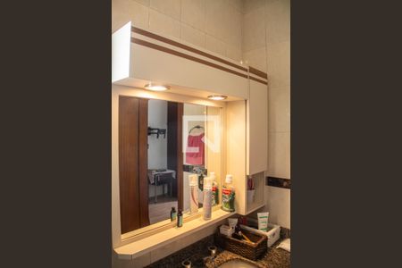 Casa para alugar com 340m², 4 quartos e 4 vagas Casa para alugar com 340m², 4 quartos e 4 vagasBanheiro da Suíte 1