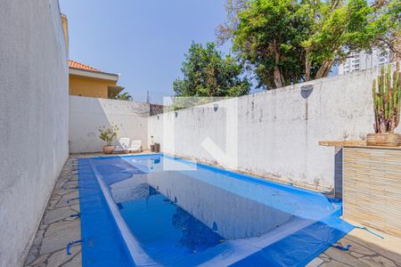 Casa à venda com 250m², 3 quartos e 4 vagasQuintal