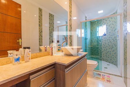Casa à venda com 250m², 3 quartos e 4 vagasBanheiro da suíte 1
