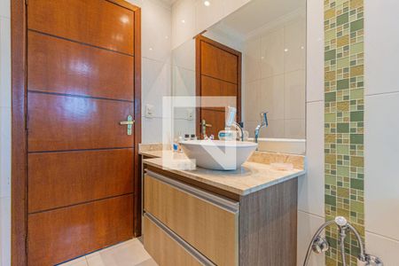 Casa à venda com 250m², 3 quartos e 4 vagasBanheiro da suíte 1