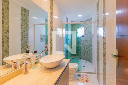 Casa à venda com 250m², 3 quartos e 4 vagasBanheiro da suíte 1