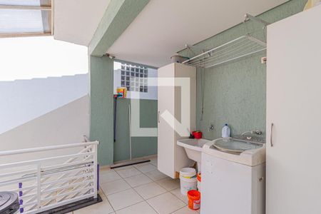 Casa à venda com 250m², 3 quartos e 4 vagasÁrea de serviço
