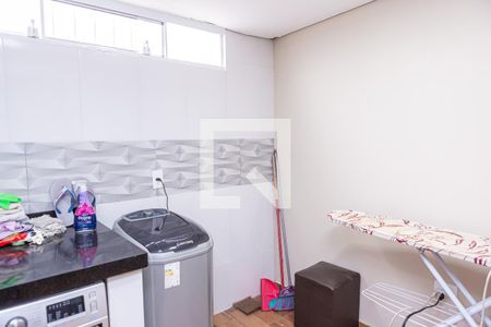 Casa à venda com 100m², 2 quartos e 2 vagasÁrea de Serviço