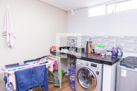 Casa à venda com 100m², 2 quartos e 2 vagasÁrea de Serviço