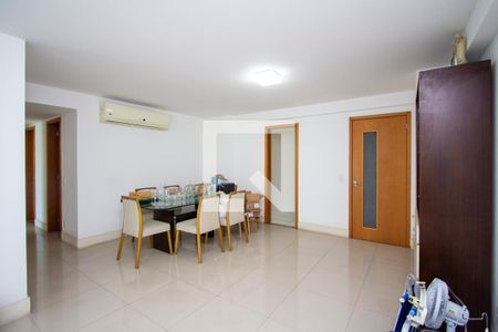 Sala de apartamento à venda com 3 quartos, 135m² em Icaraí, Niterói