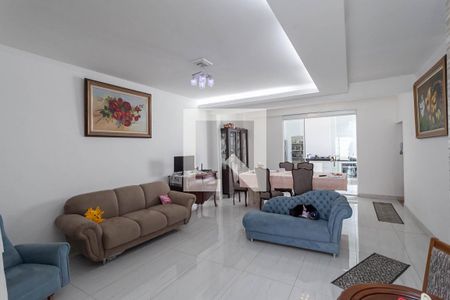 Sala 1 de casa para alugar com 3 quartos, 200m² em Santa Amelia, Belo Horizonte