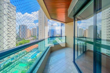 Apartamento à venda com 126m², 4 quartos e 2 vagasVaranda