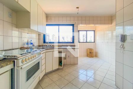 Apartamento à venda com 126m², 4 quartos e 2 vagasCozinha