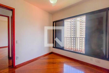 Apartamento à venda com 126m², 4 quartos e 2 vagasQuarto 2