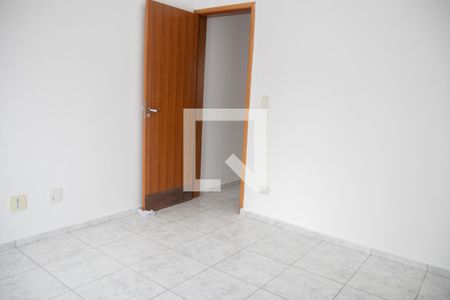 Quarto 1 de casa para alugar com 2 quartos, 96m² em Parque Vitoria, São Paulo