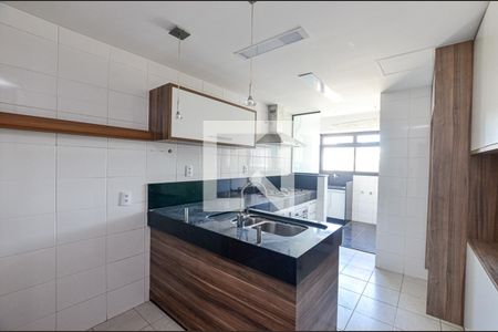 Apartamento para alugar com 125m², 3 quartos e 3 vagas Apartamento para alugar com 125m², 3 quartos e 3 vagasCozinha