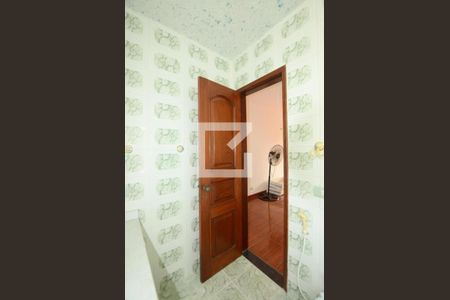 Casa de condomínio à venda com 300m², 4 quartos e 2 vagasBanheiro da Suite 1