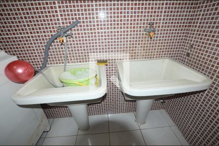 Casa de condomínio à venda com 300m², 4 quartos e 2 vagasQuarto de Serviço