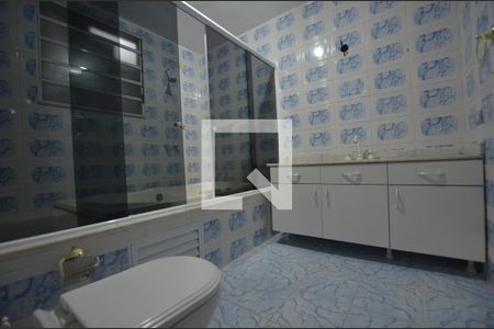 Casa de condomínio à venda com 300m², 4 quartos e 2 vagasBanheiro da Suite 2