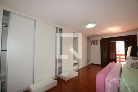 Casa de condomínio à venda com 300m², 4 quartos e 2 vagasQuarto 2 Suite