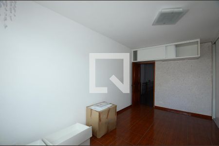 Casa de condomínio à venda com 300m², 4 quartos e 2 vagasQuarto 4